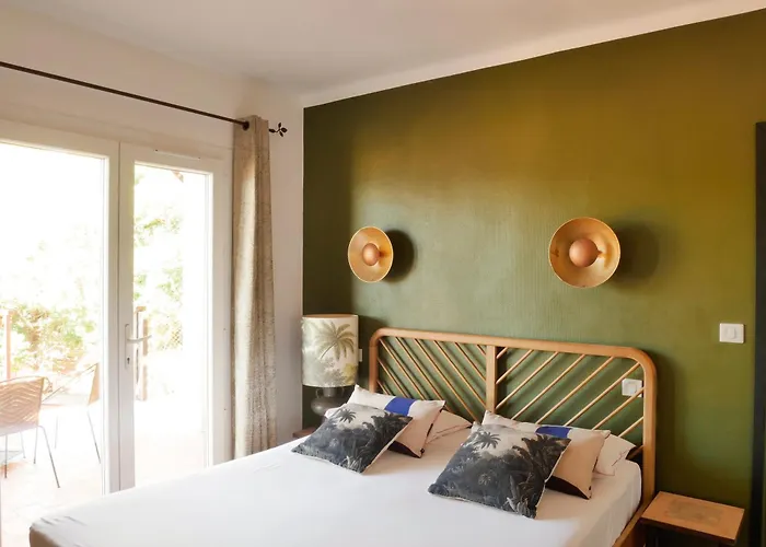 Heliotel Naturiste Szálloda 3*